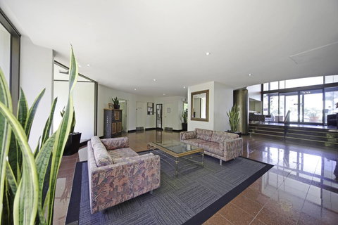 BreakFree Capital Tower Apartments - Go Out 21