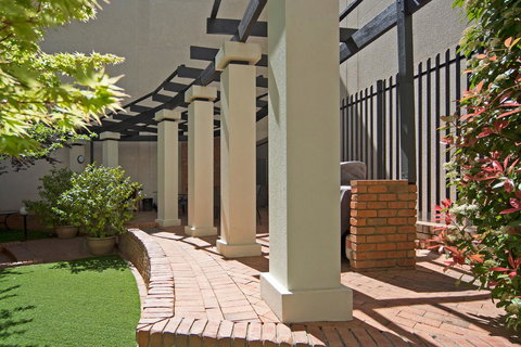 BreakFree Capital Tower Apartments - Go Out 9