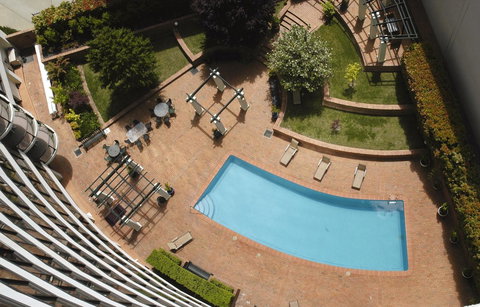 BreakFree Capital Tower Apartments - Go Out 12