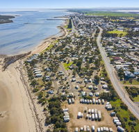 Port Broughton Tourist Park - Pubs and Clubs