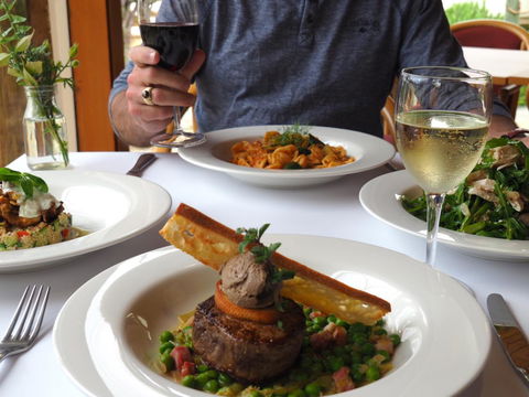 Mercure Kangaroo Island Lodge - Pubs and Clubs 41