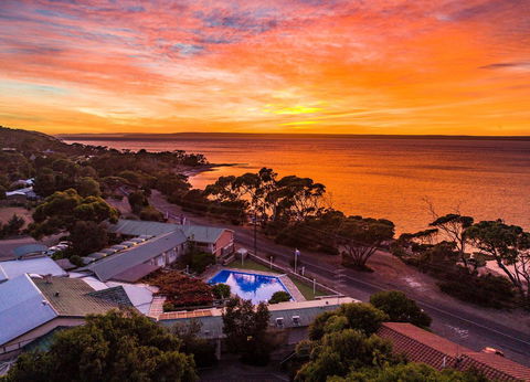 Mercure Kangaroo Island Lodge - Pubs and Clubs 1