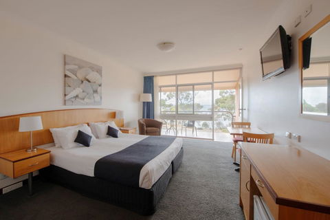 Mercure Kangaroo Island Lodge - Pubs and Clubs 20