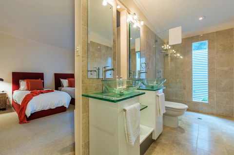 Sky House Kangaroo Island - Pubs and Clubs 2