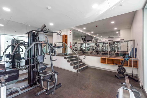 Port Adelaide Executive Waterfront Apartment - Pubs and Clubs 27