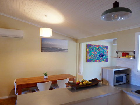 Driftwood On Dover - Pubs and Clubs 4