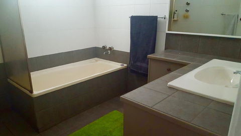 Driftwood On Dover - Pubs and Clubs 9