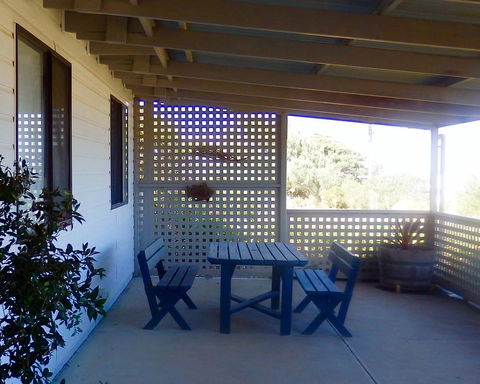 Driftwood On Dover - Pubs and Clubs 2