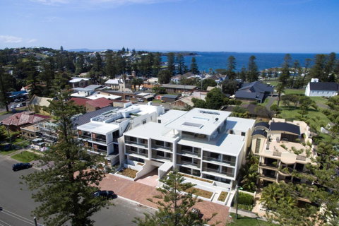 Bluewater Apartments - Pubs and Clubs 9