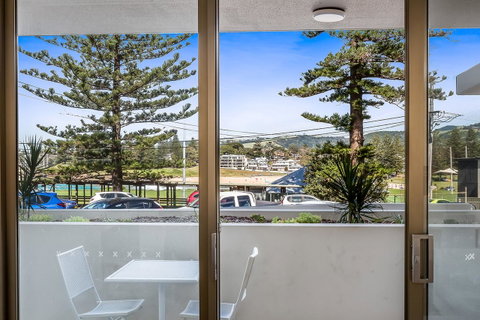 Bluewater Apartments - Pubs and Clubs 18