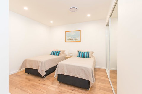 Bluewater Apartments - Pubs and Clubs 43