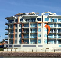 Wallaroo Marina Waterfront Luxe Apartment - Pubs and Clubs