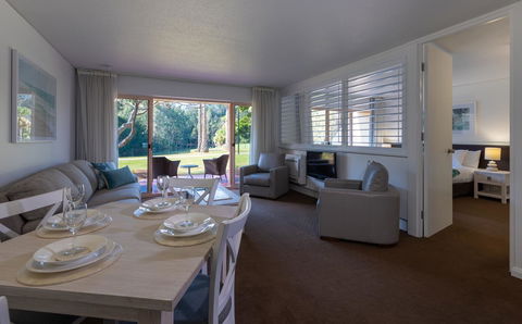Pacific Bay Resort - Go Out 30