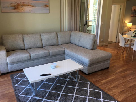 Beachside Luxury Apartments One & Two Bedroom In Beachfront Oaks Pier Building - Go Out 20