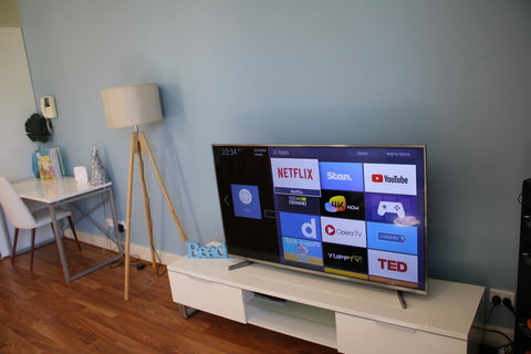 Beachside Luxury Apartments One & Two Bedroom In Beachfront Oaks Pier Building - Go Out 9