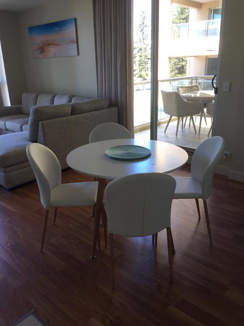 Beachside Luxury Apartments One & Two Bedroom In Beachfront Oaks Pier Building - Go Out 18