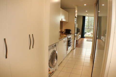 Beachside Luxury Apartments One & Two Bedroom In Beachfront Oaks Pier Building - Go Out 7