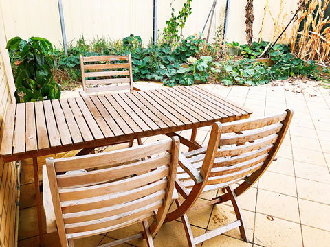 Beautiful Garden House - Pubs and Clubs 22