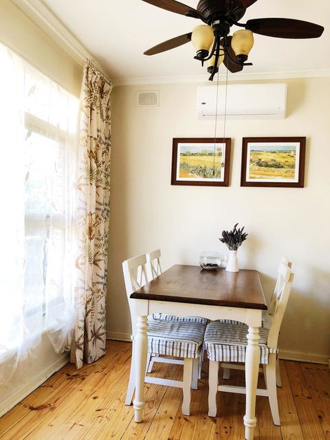 Beautiful Garden House - Pubs and Clubs 16