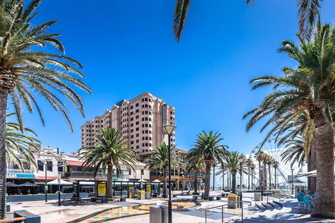 Hi 5 Glenelg Studio Apartment - Pubs and Clubs 30