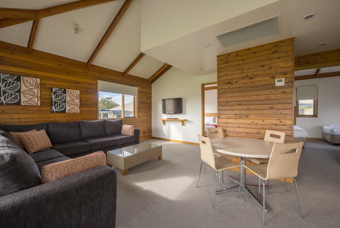 The Retreat West Beach Parks - Pubs and Clubs 21