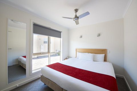 The Retreat West Beach Parks - Pubs and Clubs 17