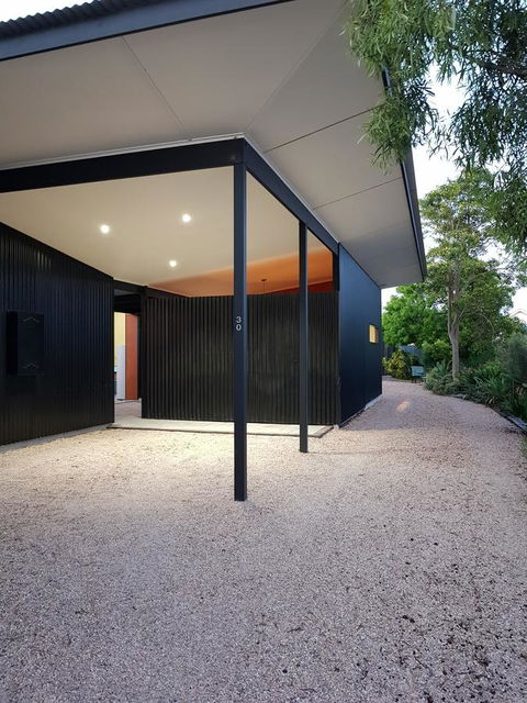 Sinclair Eco House - Pubs and Clubs 2