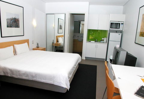 Majestic Oasis Apartments - Go Out 11