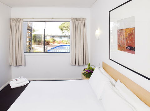 Majestic Oasis Apartments - Go Out 12