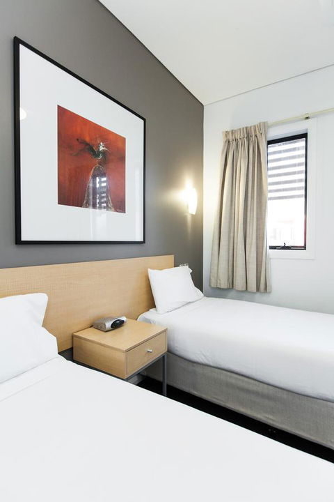 Majestic Oasis Apartments - Go Out 23