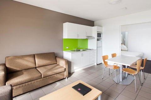 Majestic Oasis Apartments - Go Out 21