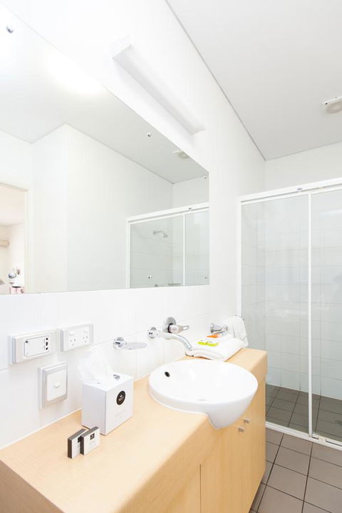 Majestic Oasis Apartments - Go Out 25