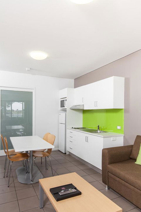 Majestic Oasis Apartments - Go Out 16