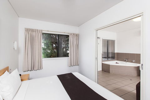 Majestic Oasis Apartments - Go Out 20