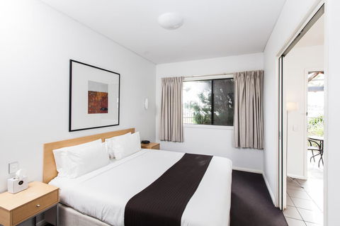 Majestic Oasis Apartments - Go Out 19