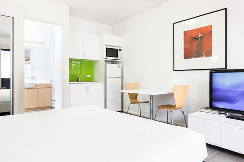 Majestic Oasis Apartments - Go Out 24