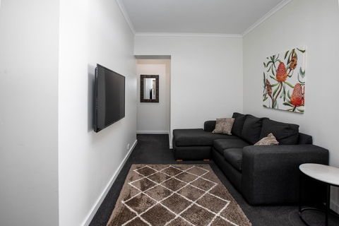 Bay 10 - Suites And Apartments - Go Out 2