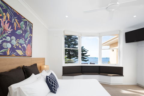 Bay 10 - Suites And Apartments - Go Out 3