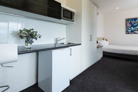 Bay 10 - Suites And Apartments - Go Out 18