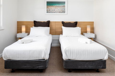 Bay 10 - Suites And Apartments - Go Out 15