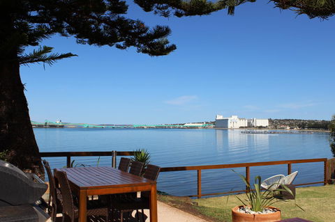 Bay 10 - Suites And Apartments - Go Out 29