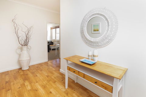 Bay 10 - Suites And Apartments - Go Out 14