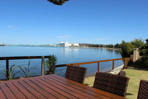Bay 10 - Suites And Apartments - Go Out 30