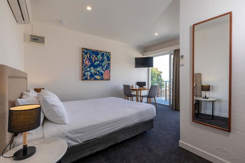 Bay 10 - Suites And Apartments - Go Out 13