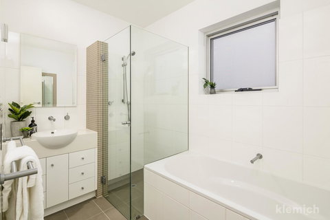 The Beach House @ Grange - Pubs and Clubs 7