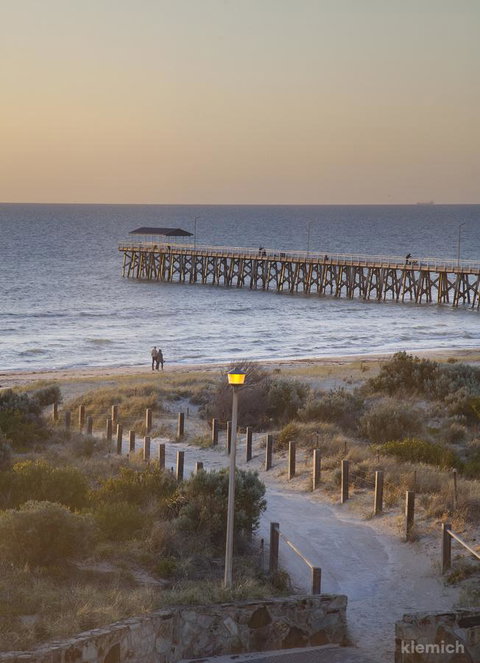 The Beach House @ Grange - Pubs and Clubs 1