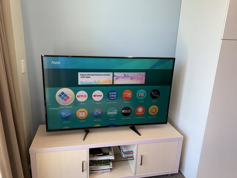 Luxury Beachside Accomodation - Pubs and Clubs 2