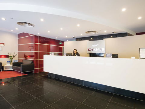 Oaks Adelaide Horizons Suites - Pubs and Clubs 11