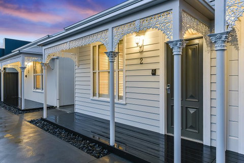 Aloha Central Luxury Apartments - Pubs and Clubs 20
