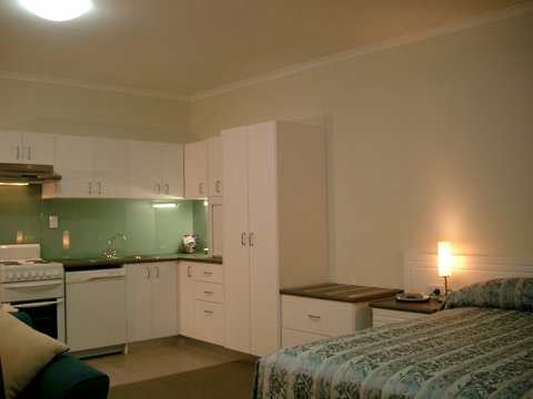 McLaren Vale Motel & Apartments - Go Out 21